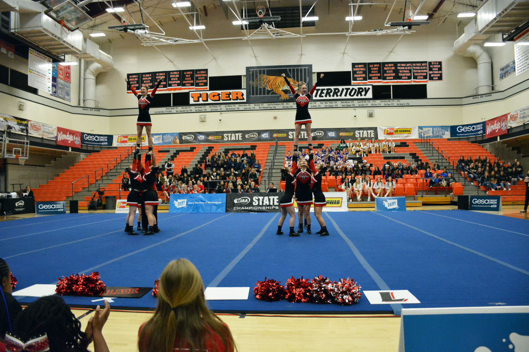 200213.yelm.cheer.7.jpg